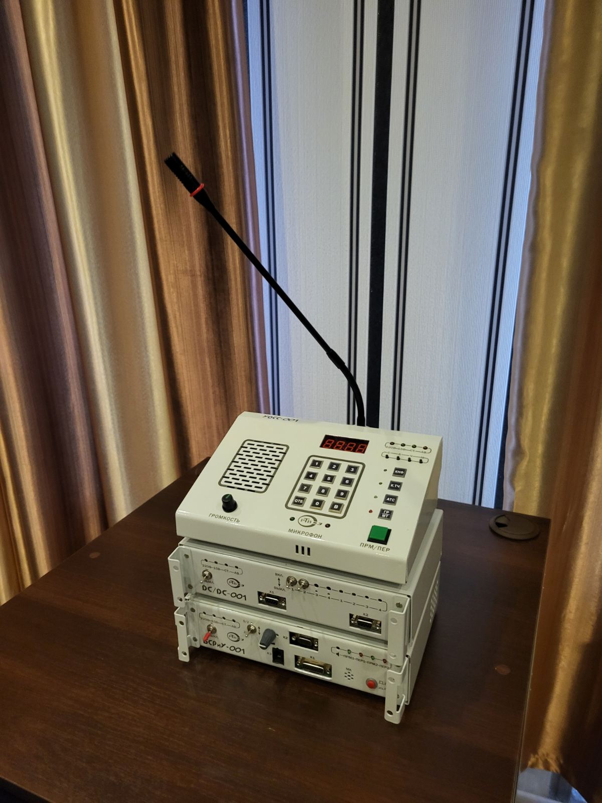 �����-001